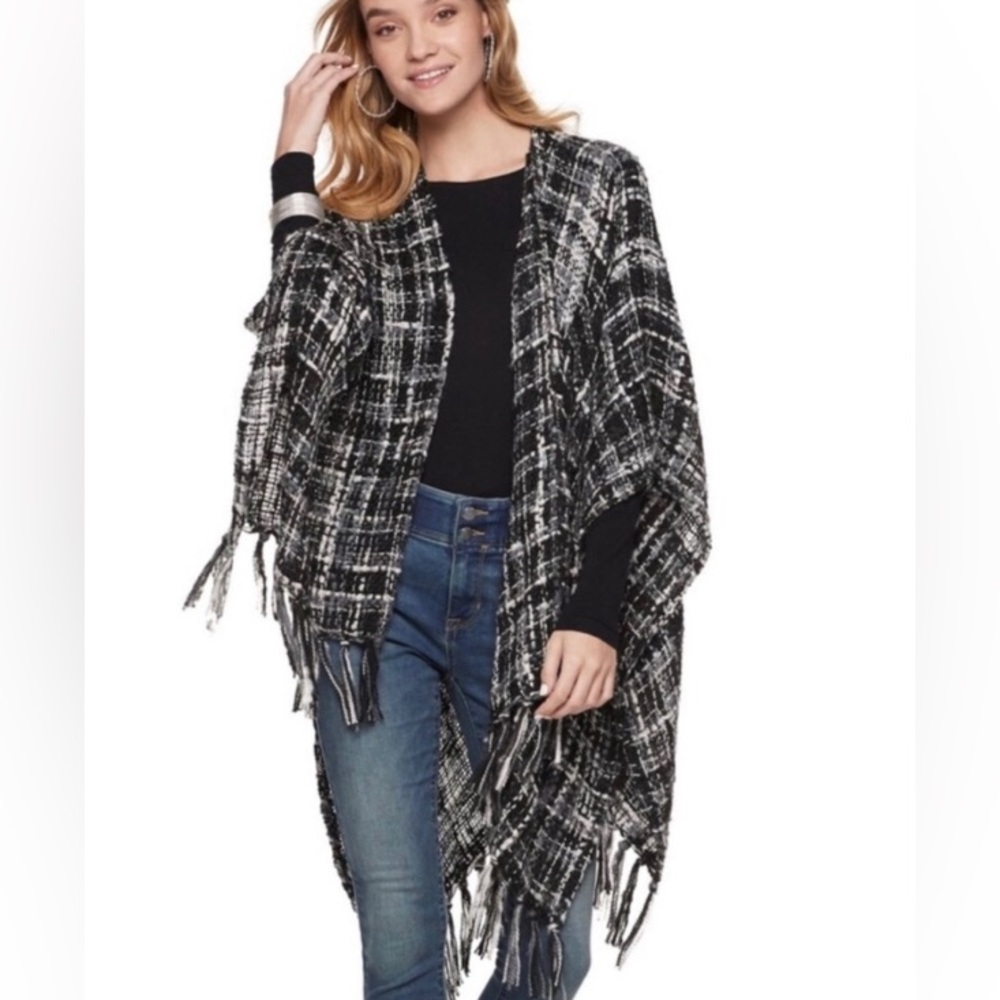 🎁NWT APT. 9 Black/Gray Boucle Acrylic Fringe Rauna- One-size